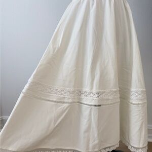 Elegant White Lace Trim Skirt